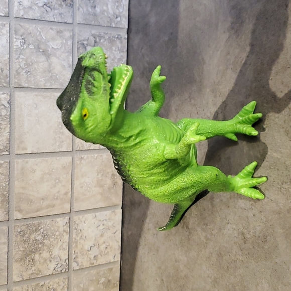 Dinosaur Toy Figure - Picture 2 of 5